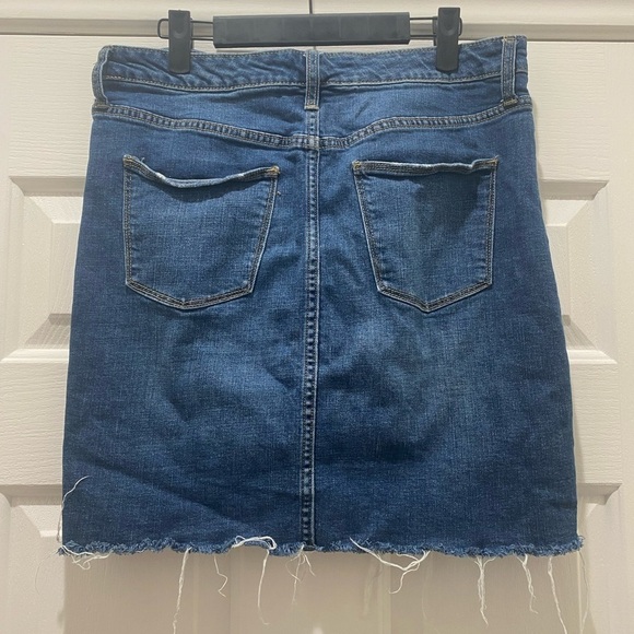 Universal Thread Denim Skirt with Raw Hem and Pockets, 12 - Picture 2 of 4